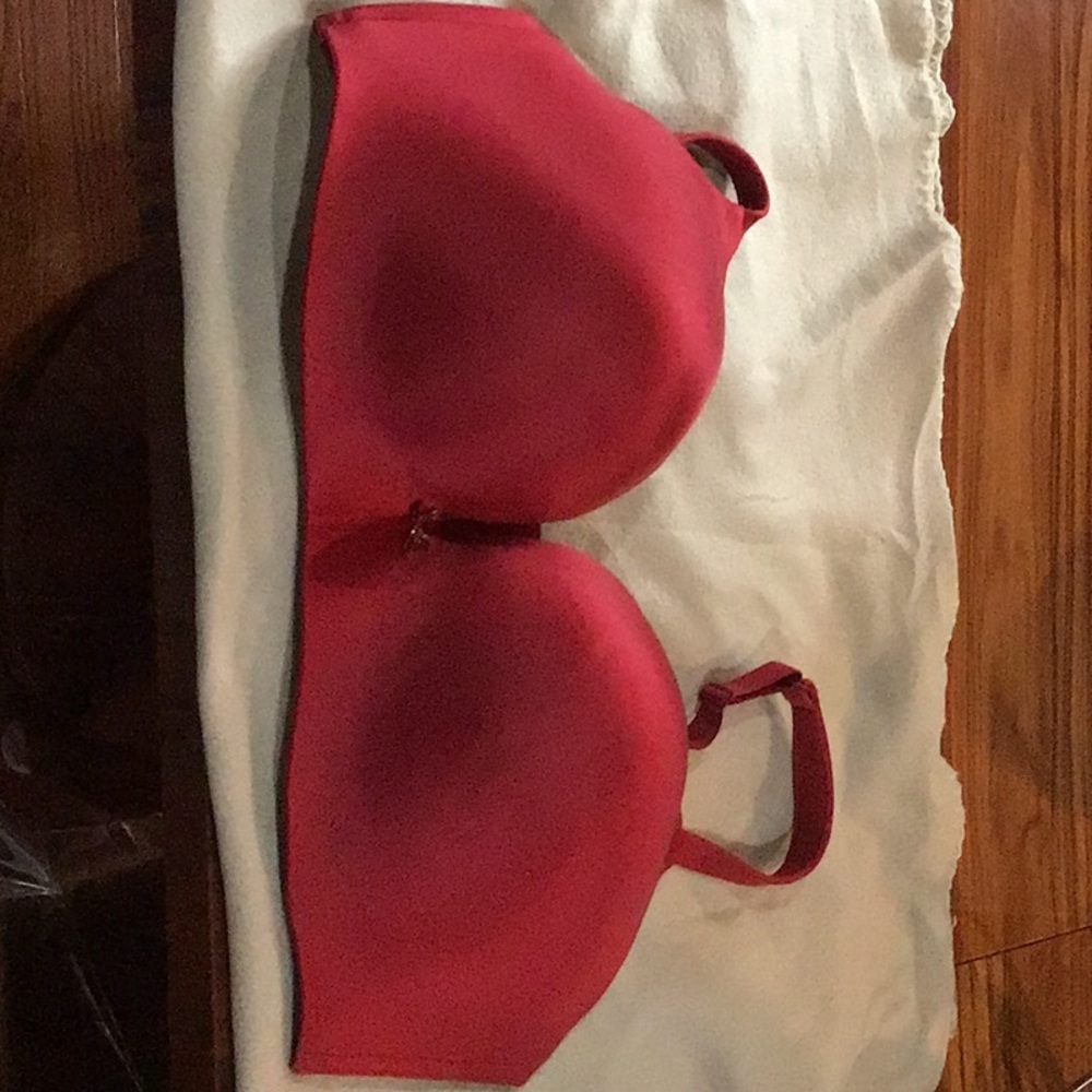 Red wireless Cacique 44DDD padded bra